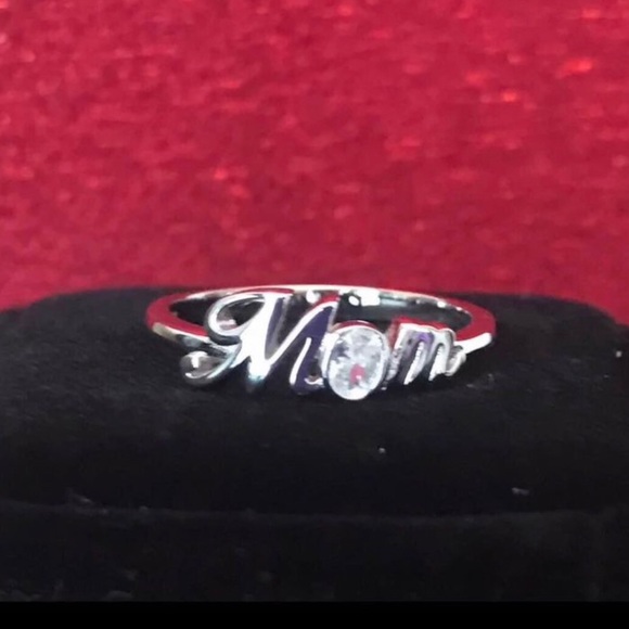 Ladies ring for Mom - Picture 1 of 1